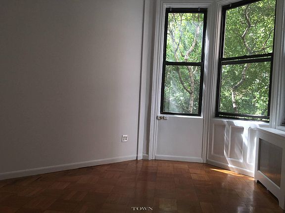 4th image of 306 W 92nd St APT 2R