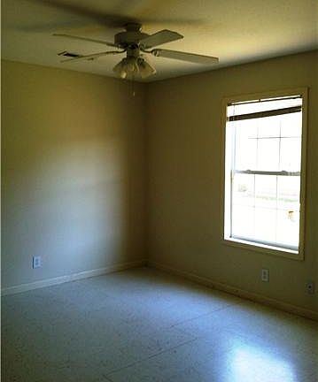 4th image of 268 Executive Ave APT B