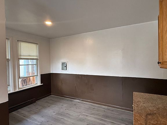3rd image of 1300 Main St #2