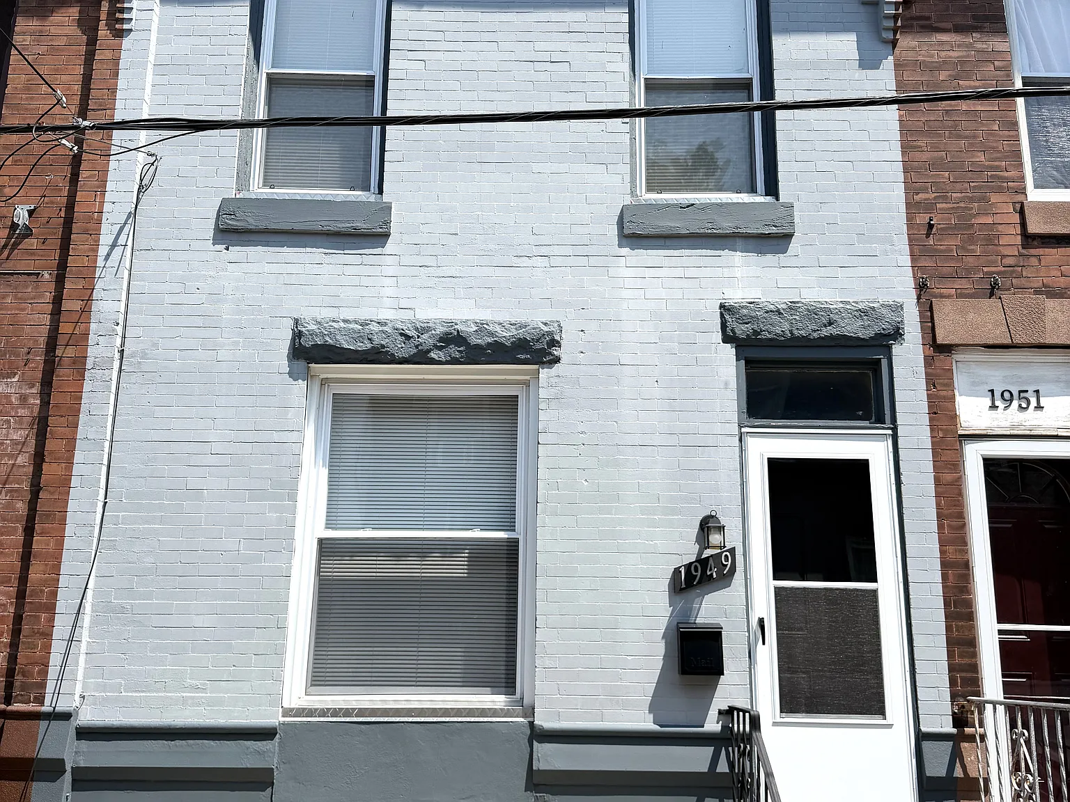 3 bed, 960 sqft, $1,599 — Photo 2