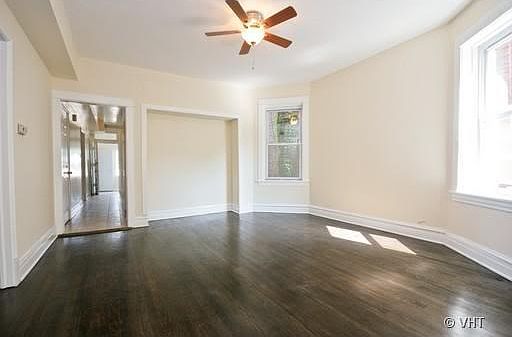 4th image of 4833 N Sawyer Ave Unit 2
