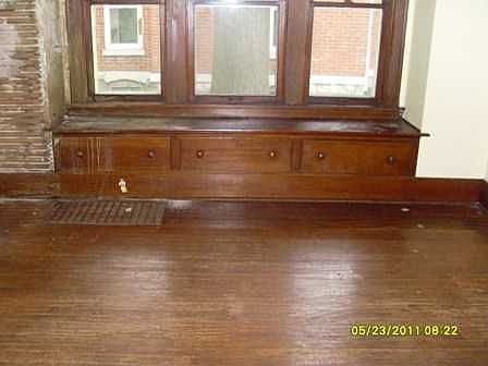 5th image of 122 Balch St
