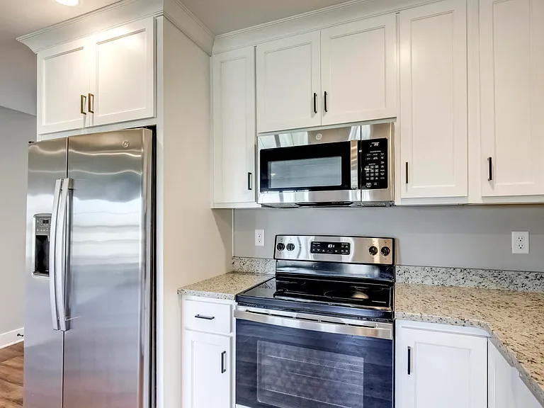 114 N Elm Grove Ave — Photo 11