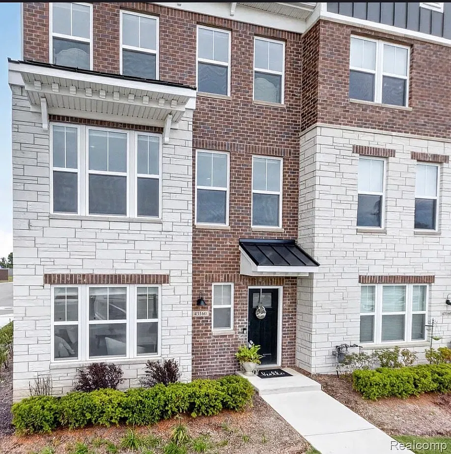 4 bed, 3.5 bath, 2545 sqft, $3,997 — Photo 1