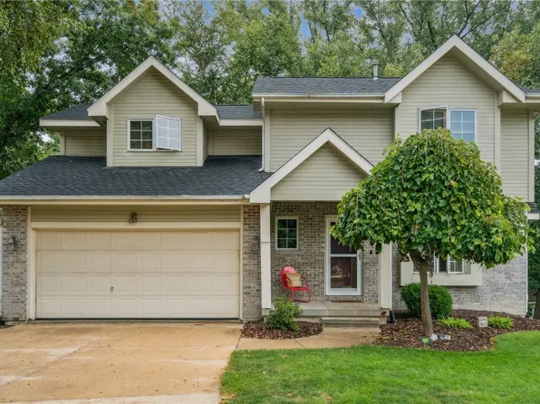 4811 Willowbend Rd NE, Cedar Rapids, IA 52411
