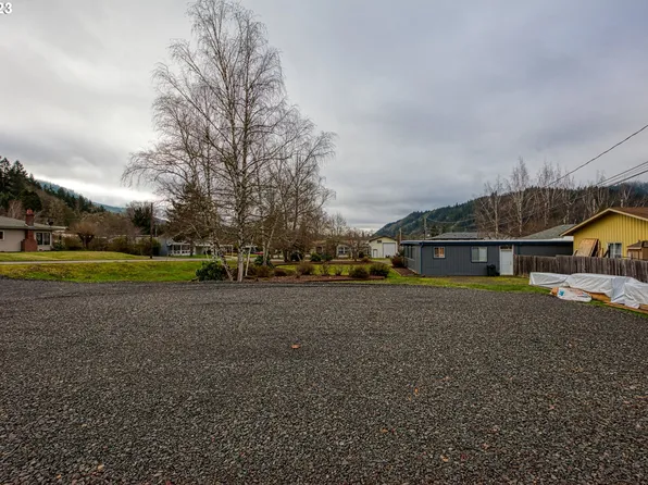 410 Whipple Ave #2901, Drain, OR 97435
