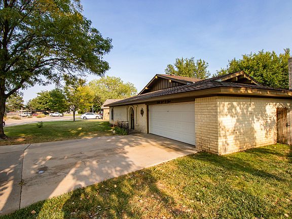 2nd image of 3903 Barclay Dr