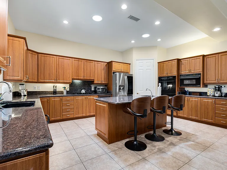 37 Abby Rd — Photo 16