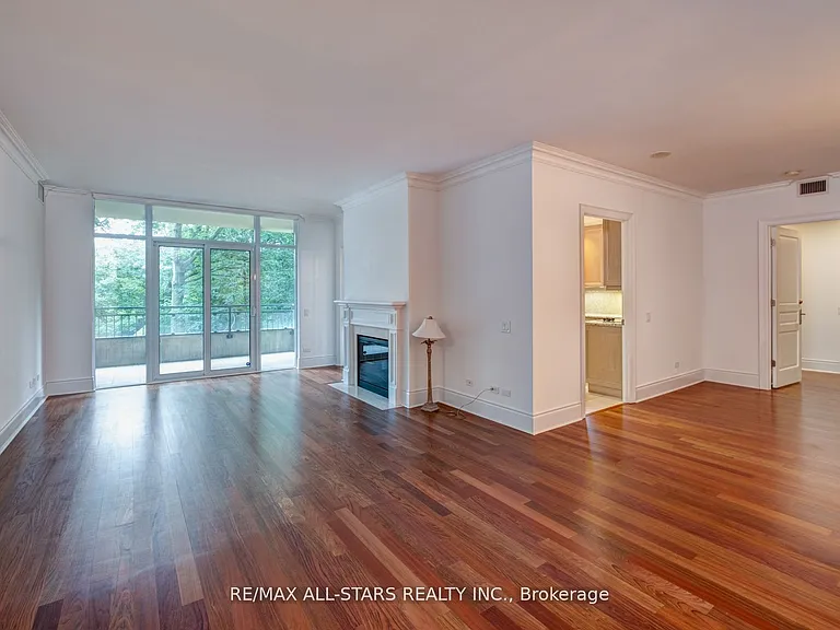 7071 Bayview Ave #211 — Photo 14
