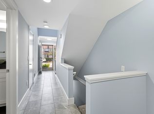 629 Ashley Cir, Rochester, MI 48307