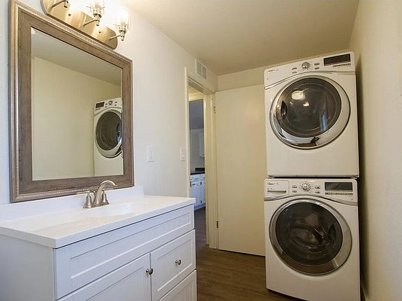 Bath with Washer Dryer