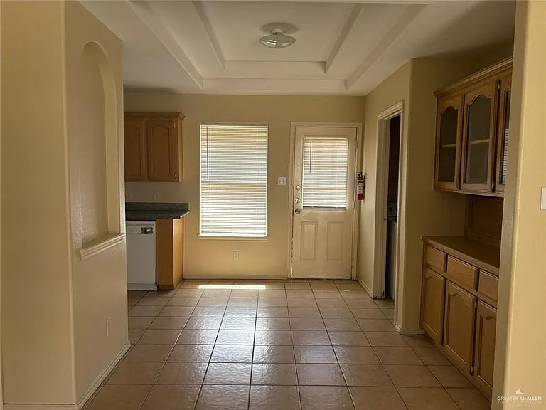 1901 W Western Dr #2 — Photo 6