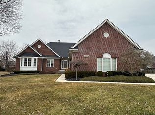 48354 Joann Ct, Macomb, MI 48044