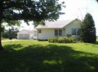 737 NW 94th St, Topeka, KS 66617