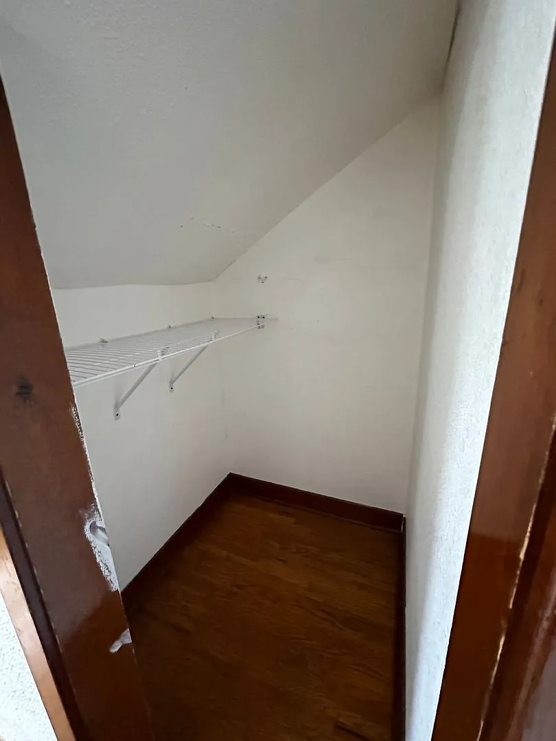 5 Bedroom Home Near UW-La Crosse with Garage & Yard — Photo 4