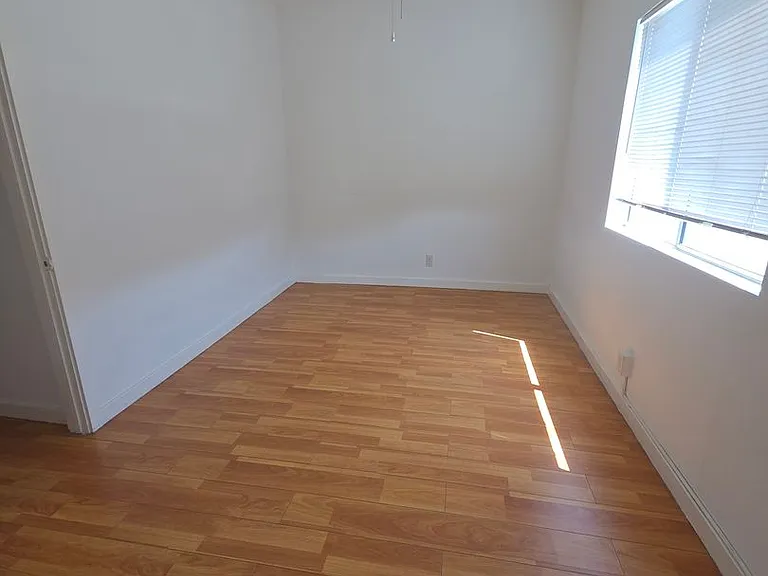 828 S Glendale Ave #15 — Photo 3