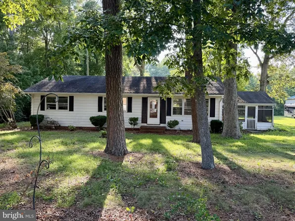 6682 Quercus Dr, Hebron, MD 21830