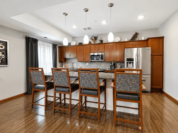 Powers Ridge, 1351 Lake Dr W APT 312, Chanhassen, MN 55317