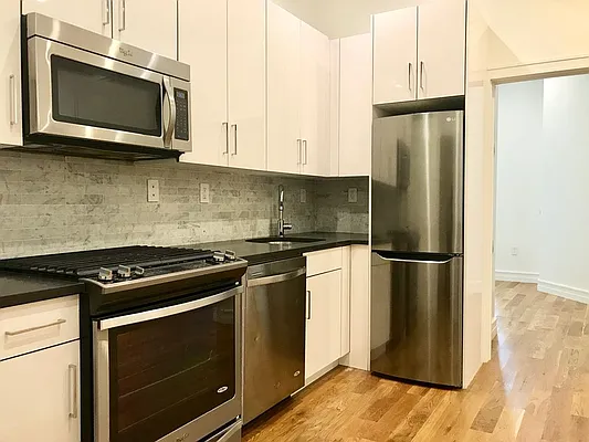 Rented by Zjama Realty Corp | media 25