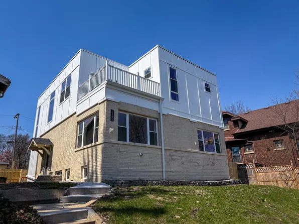 9142 S Longwood Dr, Chicago, IL 60643