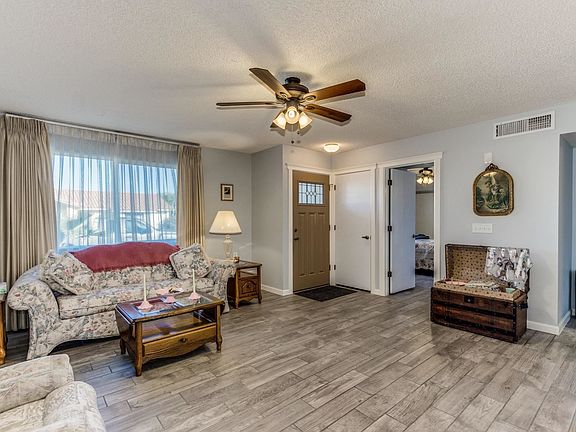 2nd image of 829 Leisure World
