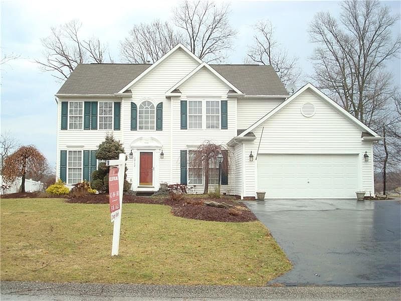 2nd image of 1712 Queens Dr