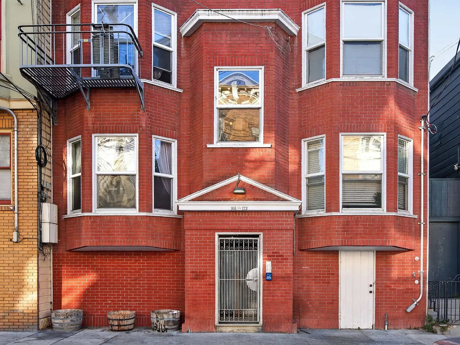 166 - 172 Julian Ave - 172 — Photo 1
