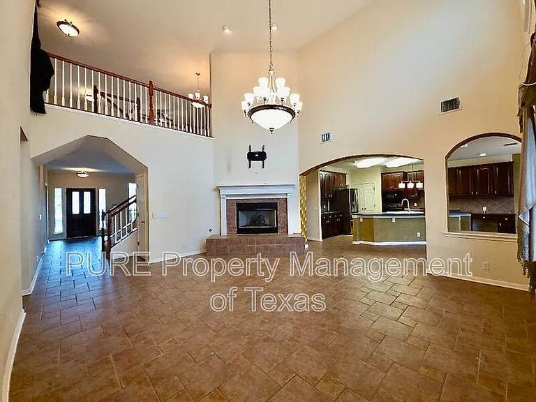1103 Seton Hall Ln — Photo 3