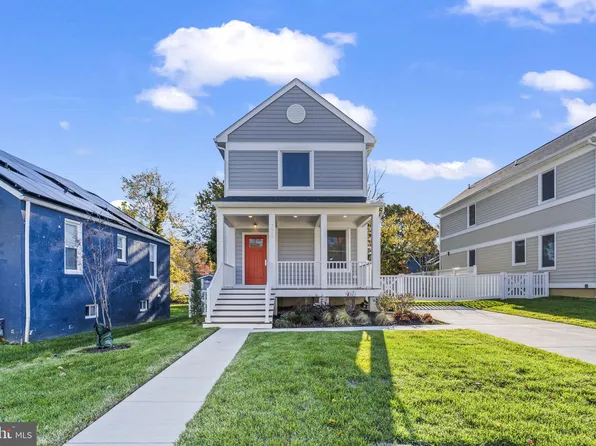 725 60th Pl, Capitol Heights, MD 20743