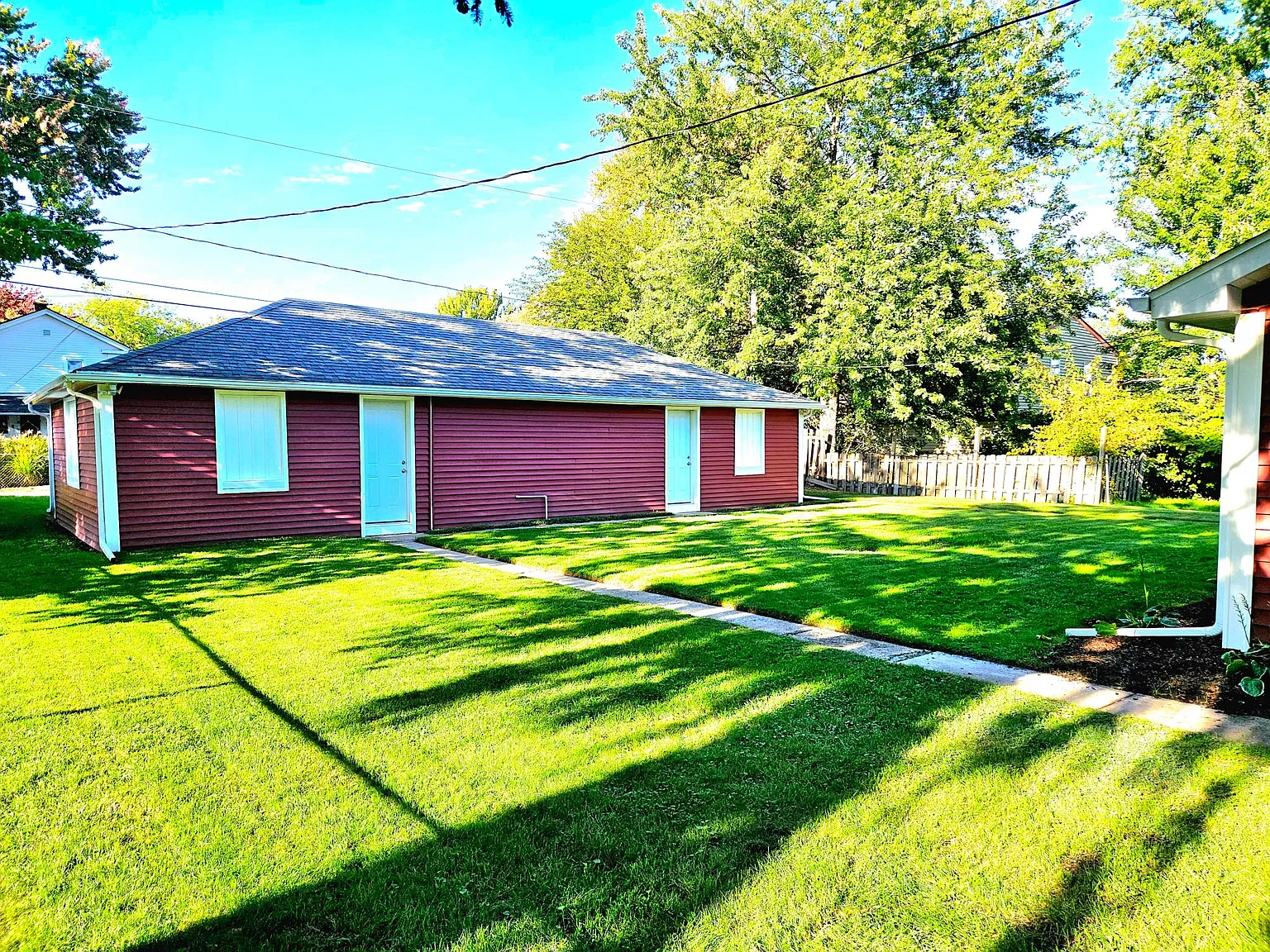 2 bed, 1.5 bath, 1200 sqft, $1,750 — Photo 3