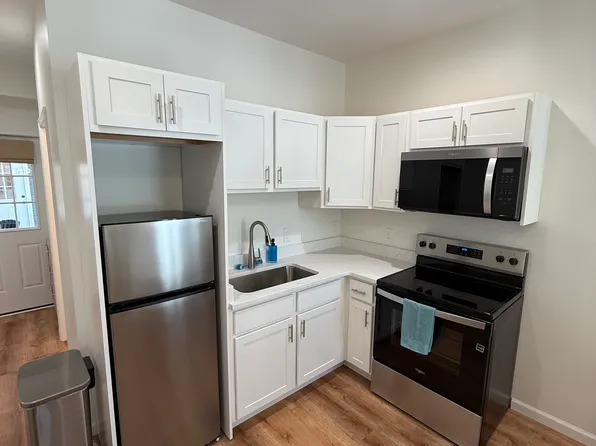 5069 Peachtree Ave #A, Wilmington, NC 28403