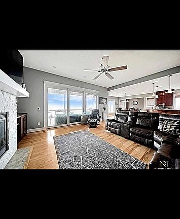 3rd image of 10200 Shore Front Dr