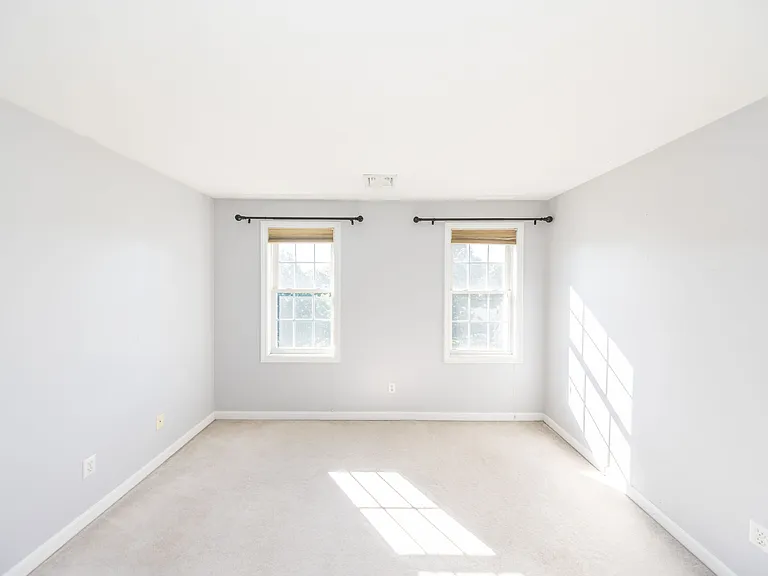 469 Walnut St — Photo 16