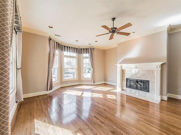 4th image of 3720 Clarke Ave