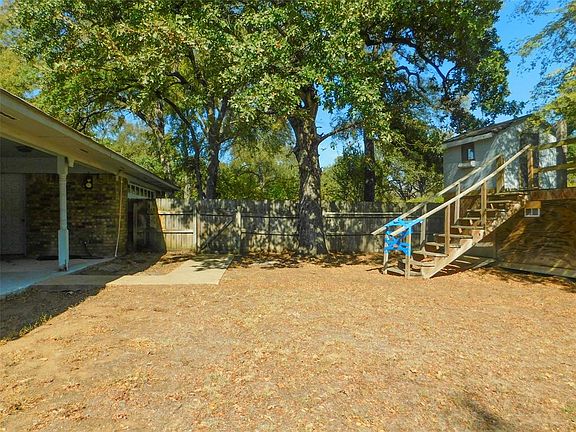 4th image of 110 Carolyn Ln #110