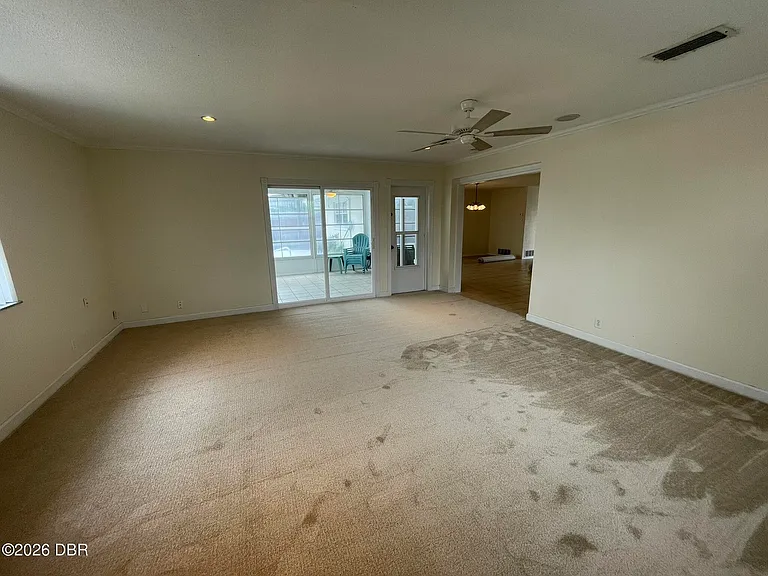135 Kent Dr — Photo 20