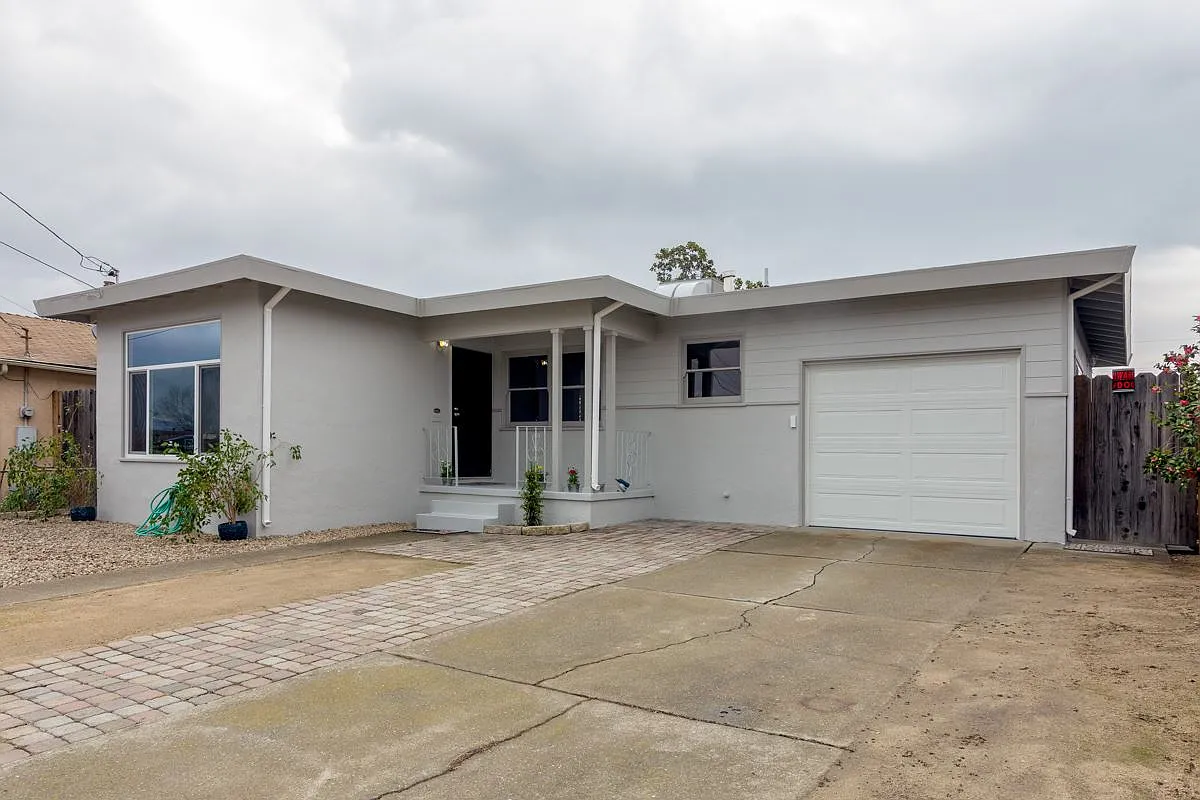 211 Jimno Ave photo 1