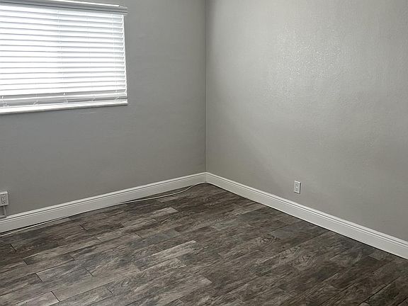 5th image of 800 NE 14th Pl #11199222