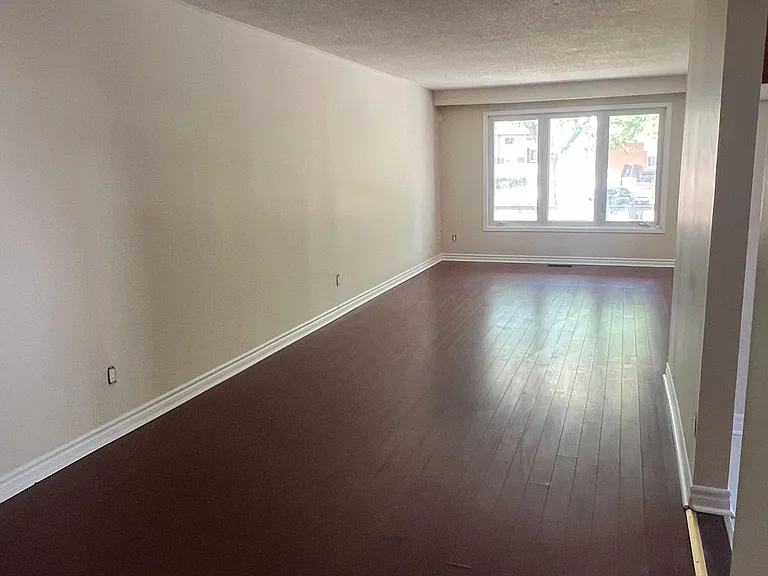 6947 Chigwel Ct #UPPER — Photo 2