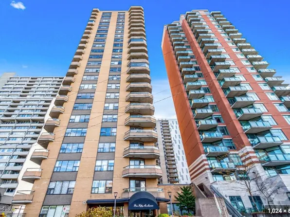 410 Laurier Ave W, Ottawa, ON K1R 1B7