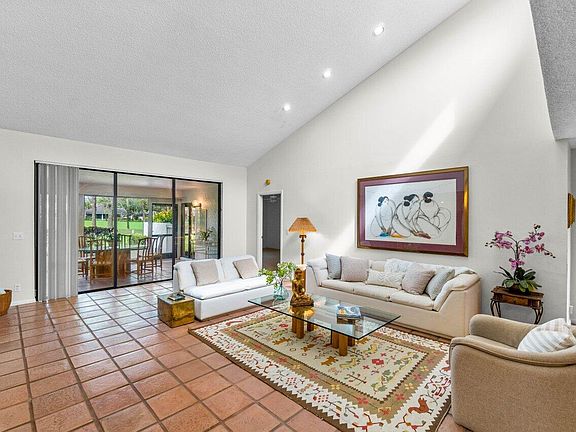 5th image of 24 Villa Lane