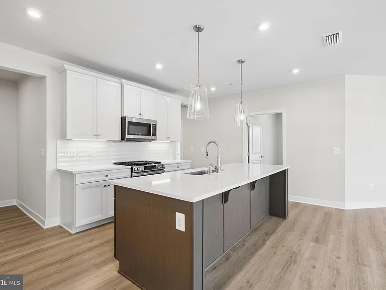 1611 Potomac Shores Pkwy #401 — Photo 18