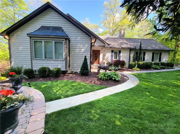 129 Valley View Road, Blowing Rock, NC 28605