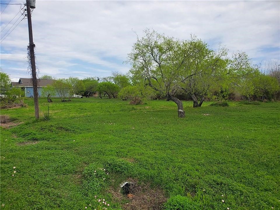 1st image of 410/412 2nd St