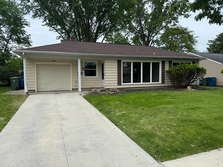9047 Newkirk Dr — Photo 3