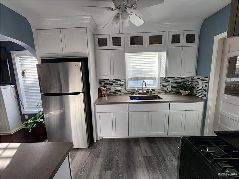 1024 E Laurel Ave — Photo 11