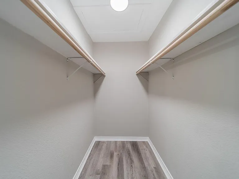 5739 Skylane Dr — Photo 22