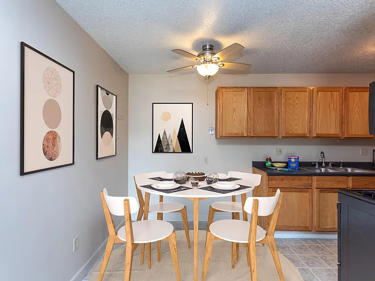 Canyon Lake Apartments — Photo 6