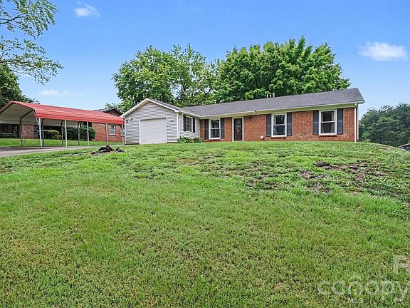3rd image of 3766 Danube Dr