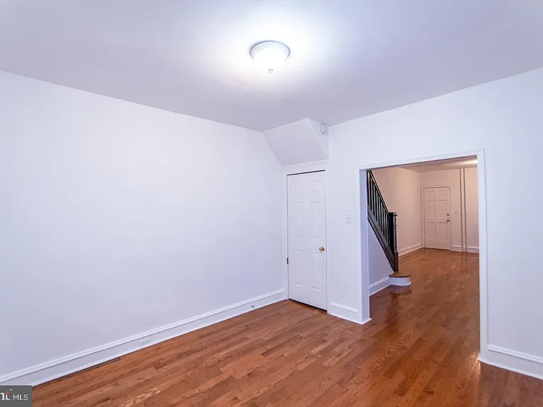 2306 E Cambria St — Photo 5